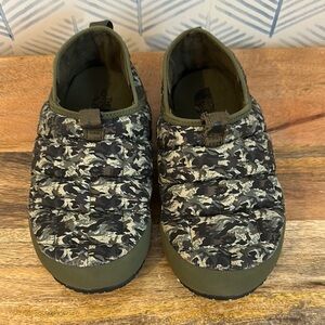 The North Face Kids Camouflage Slipper us 5